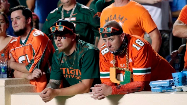 miami-hurricanes-fans