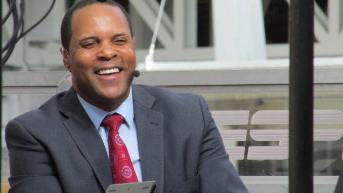 barry_larkin_opening_day_on_set_2014